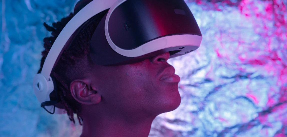 AI-Powered Holographic Communication Systems and Immersive Virtual Interaction Frameworks