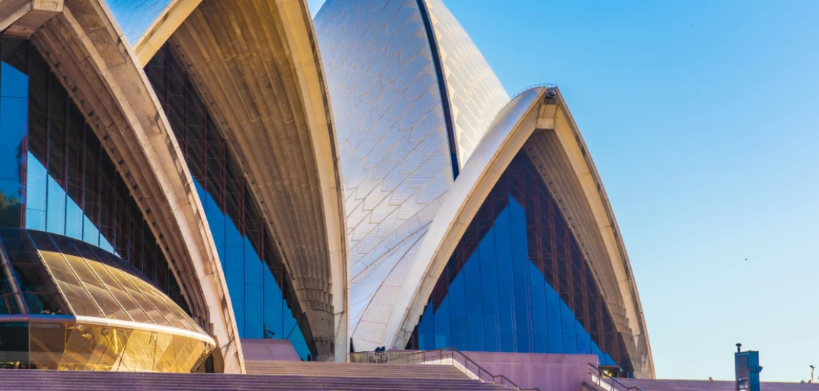 Architecture of Attention: Designing Spaces for the Mind Online