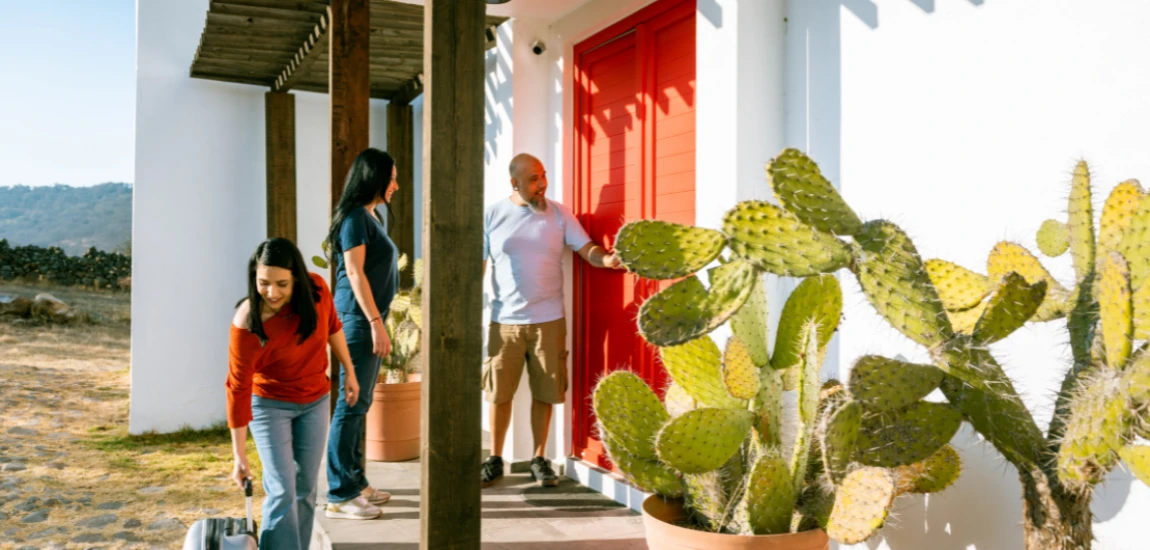 Arrival Buffer Architecture – Designing the First 24 Hours to Prevent Travel Burnout