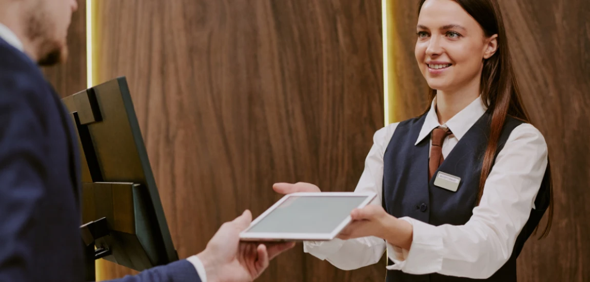 Biophilic Hospitality – How Hotels Can Use Nature, Light, Plants, and Natural Design to Improve Guest Experiences