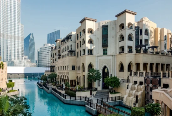 Climate-Smart Destinations: How Cities and Resorts Are Reengineering Tourism Around Heat, Water, and Resource Security