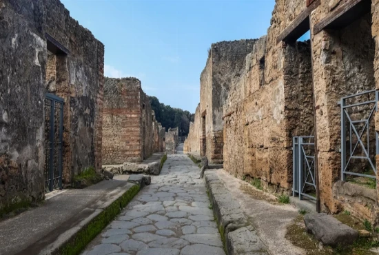 Digital Heritage Tourism: How Technology Is Preserving and Reimagining Cultural History