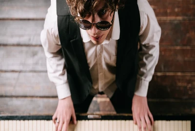 Identity-Safe Wealth Design – Saving Money Without Becoming Someone Else