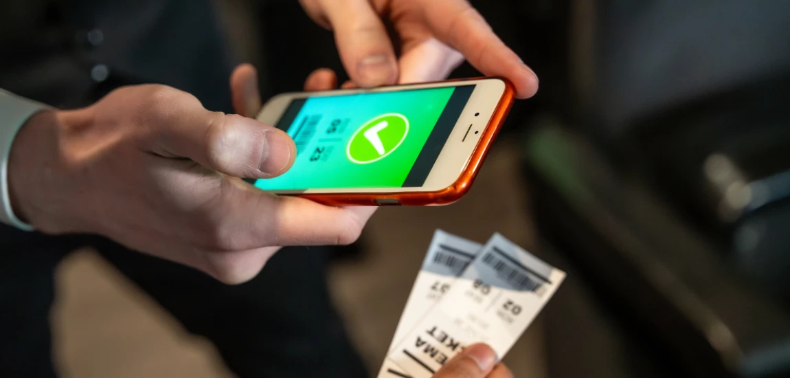 From Cinema to Smartphone: How Mobile Viewing Is Changing Scriptwriting in 2025