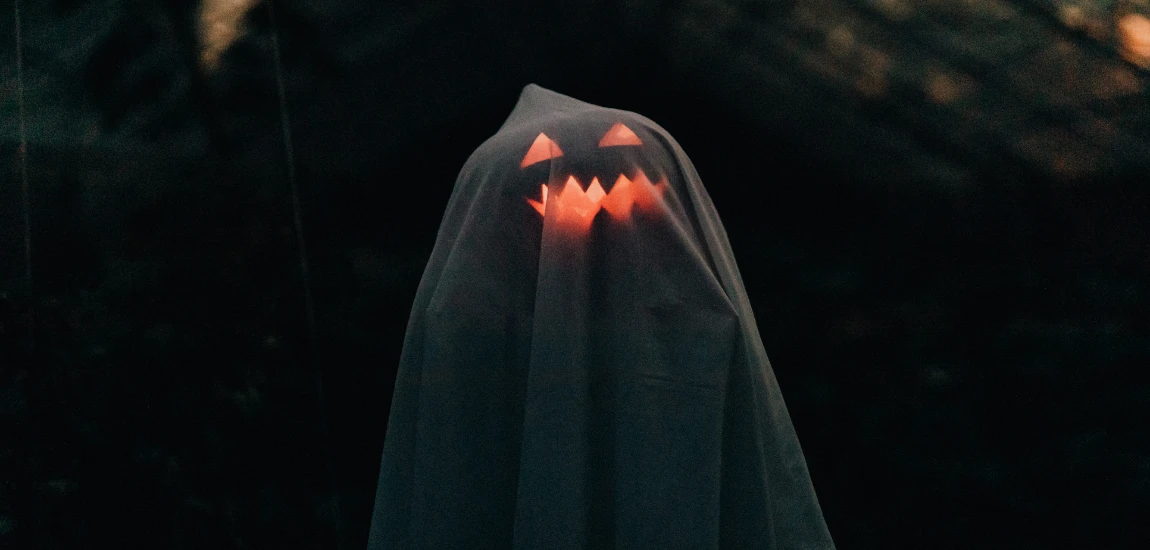 Ghost-Following: The Rise of Passive Intimacy in Platform Relationships