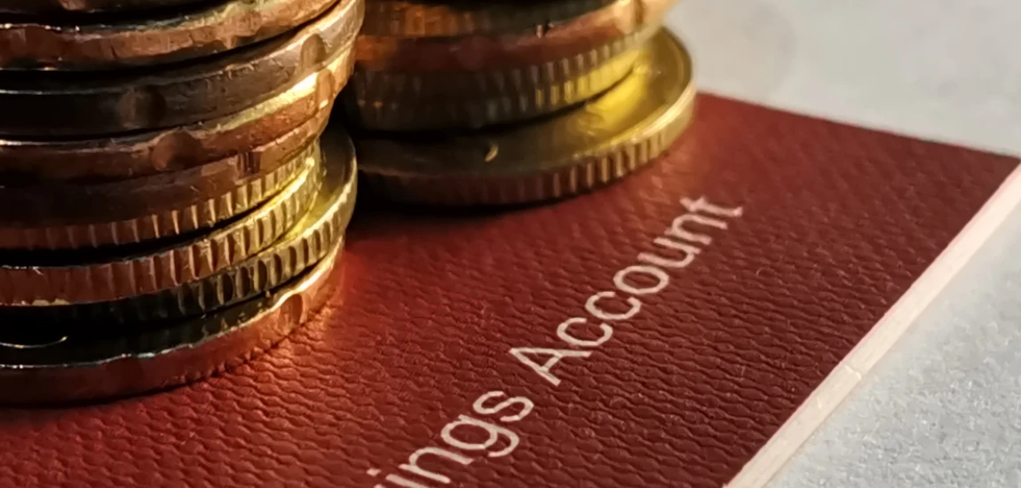 High-Yield Savings Accounts vs. Investment Accounts: Choosing the Right Strategy