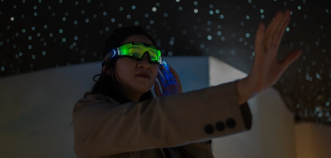 Holographic Computing Platforms and Next-Generation Immersive Information Processing Systems