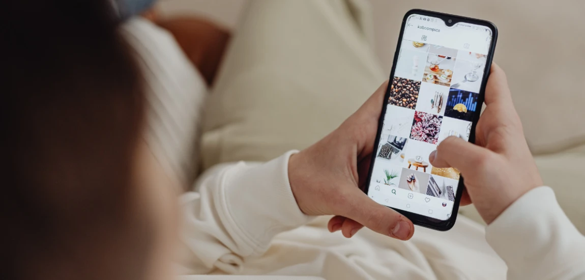 Scroll Fatigue: When Passive Consumption Feels Like Emotional Labor