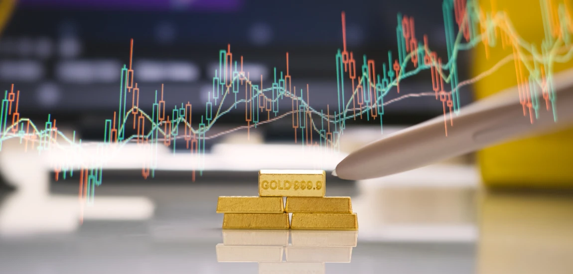 Self-Optimizing Savings Strategies Powered by Real-Time Economic Intelligence
