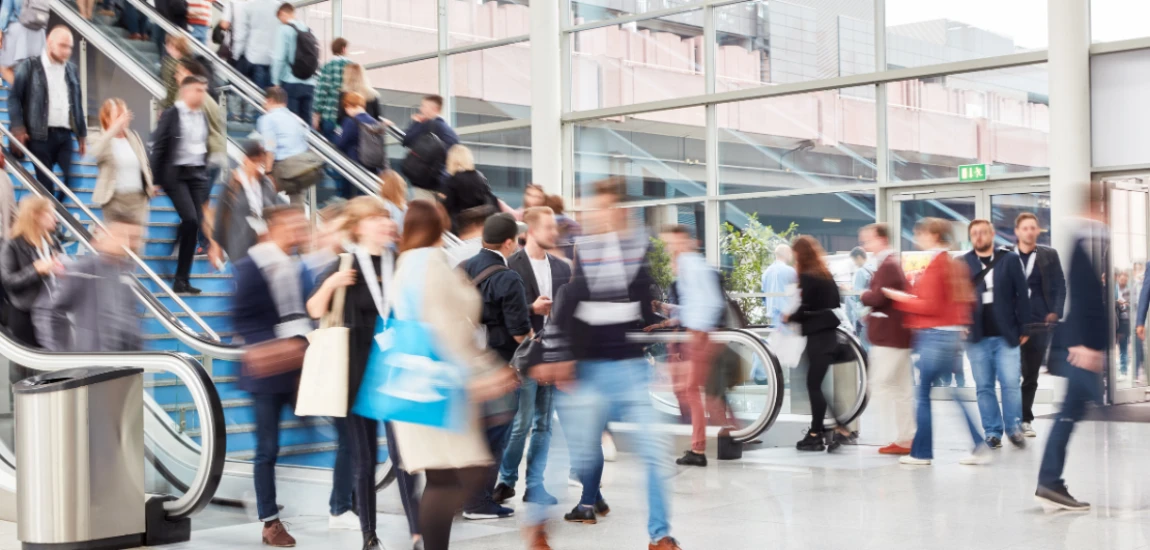 Smart Tourist Flow Management – Using Technology to Reduce Crowds and Improve Visitor Movement