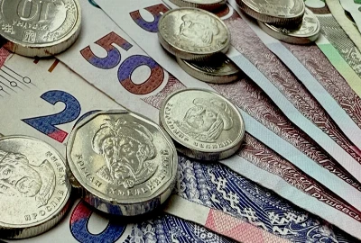 Spending Friction Strategies – Adding Small Delays That Reduce Impulse Purchases