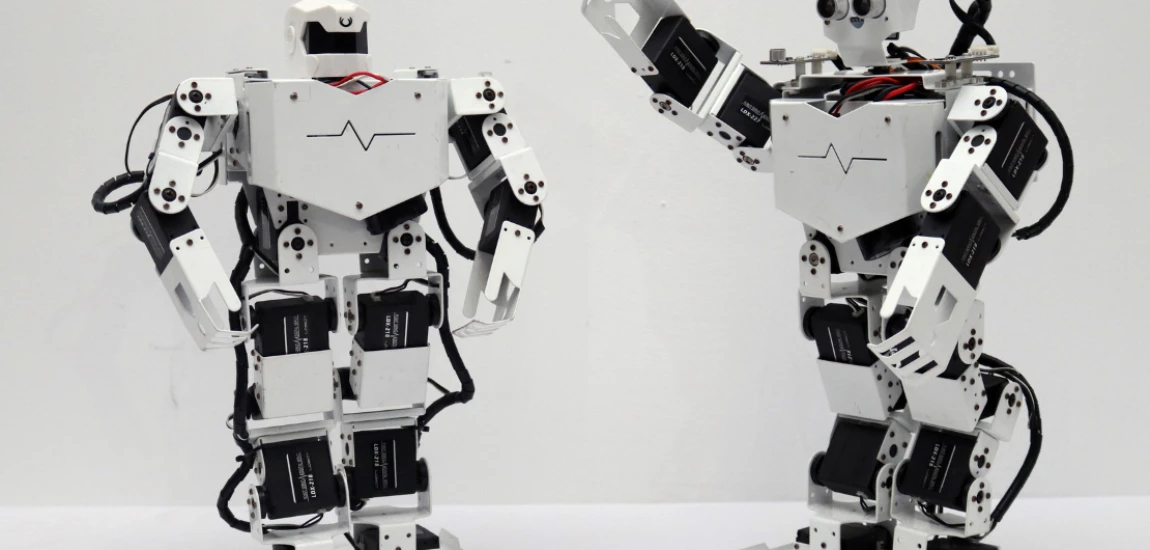 Synthetic Biology Technologies and the Future of Programmable Life