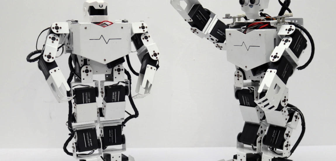 Synthetic Cell Engineering and the Future of Programmable Living Technologies