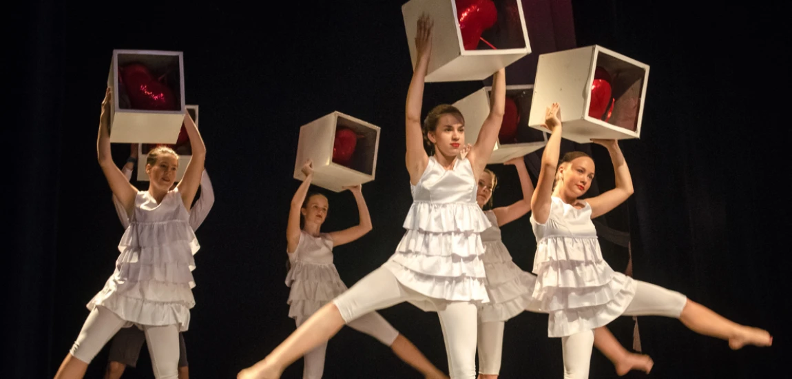 The Emergence of Predictive Performance AI That Shapes Actors’ Choices Before They Perform