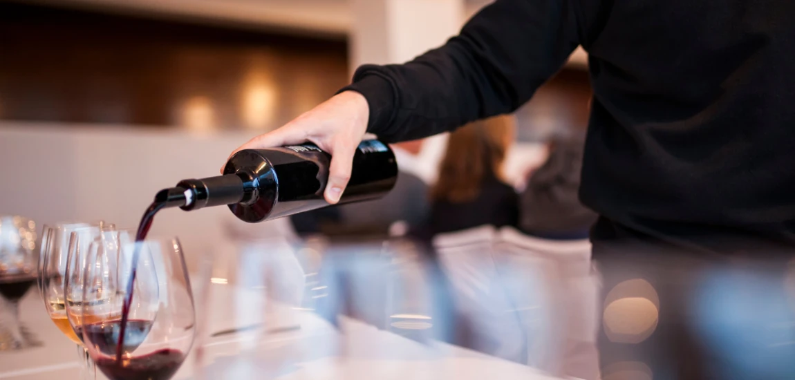 The Taste Machine: Personalization vs. Discovery in the Age of Infinite Choice