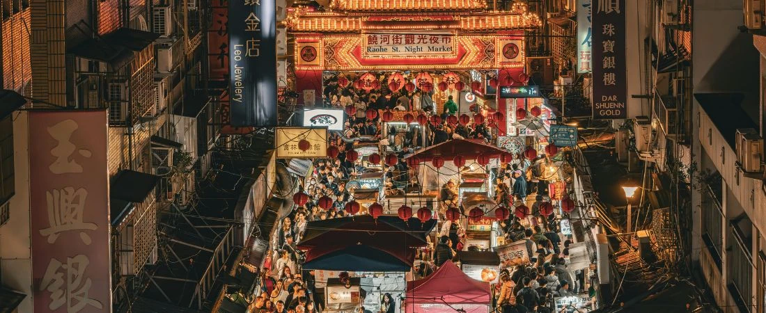 Where the Locals Don’t Notice Tourists — And You Feel Like You Belong