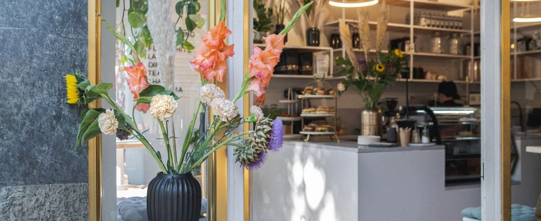 The Cafés Where the Menu Isn’t the Main Attraction