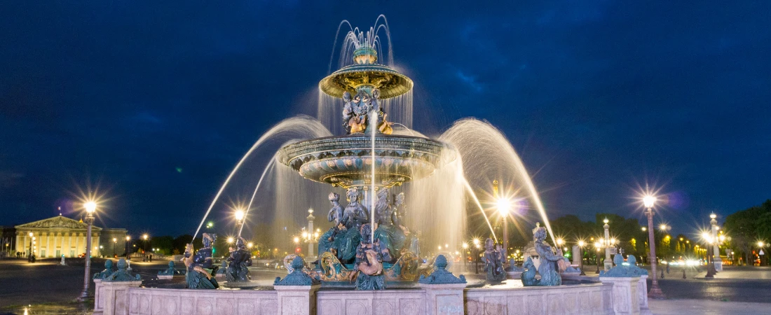 Town Squares That Turn into Theaters at Night