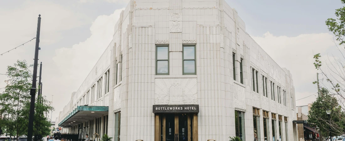 Hotels That Don’t Stay in One Place 
