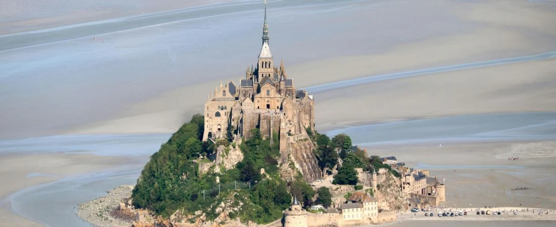 Islands You Can Walk to… Sometimes: Nature’s Most Fascinating Tidal Wonders
