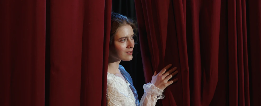 Digital Detox Theatre: When Logging Off Becomes a Performance