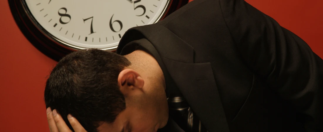 Spoiler Anxiety: The Social Pressure of Binge Timing