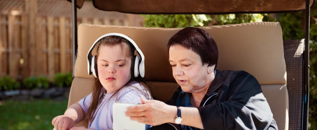 Main Character Syndrome: Performing the Self for the Feed