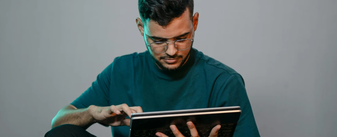 Scroll to Heal: The Rise of Pop Psychology and Therapist Influencers