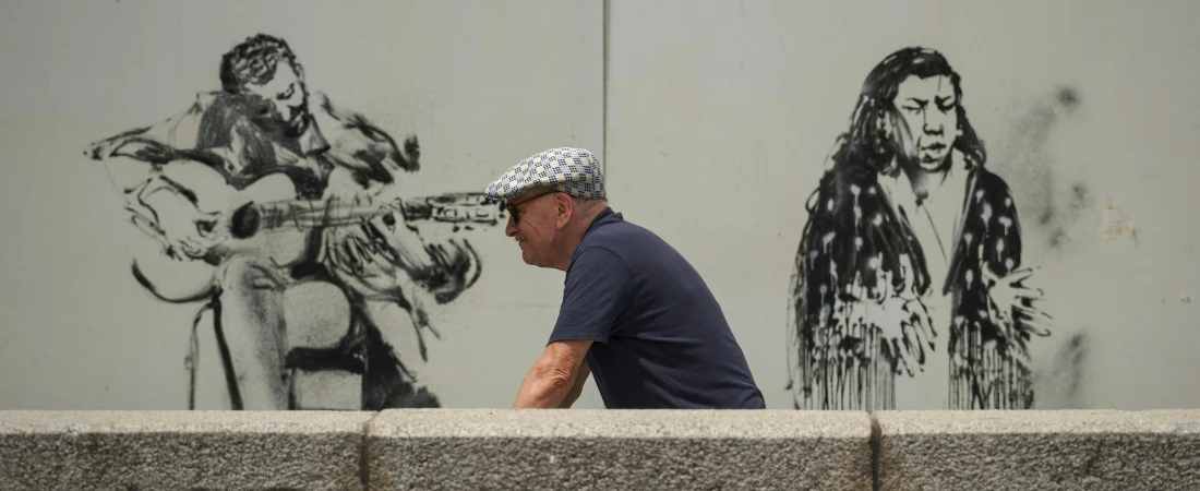 Parallel Presence: Performing Across Physical and Digital Selves