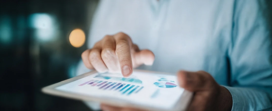 How Streaming Platforms Use Behavioral Data to Design Opening Scenes That Hook Viewers