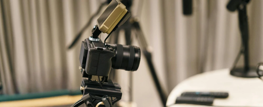 The Rise of Passive Viewing Modes and the Decline of Narrative Immersion