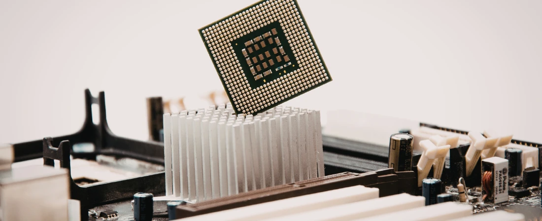 Low-Friction Wealth Systems – Saving Money Without Behavioral Heroics