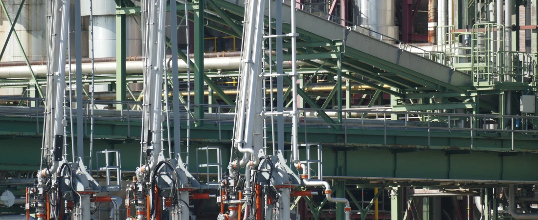 Decision Fatigue Finance: Why Money Feels Hard Even When Numbers Are Simple