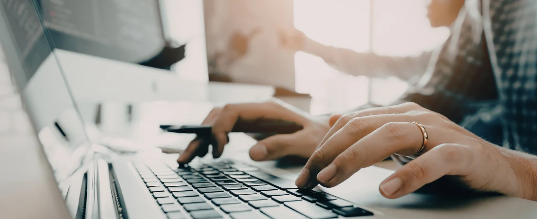 Focus-Safe Workflow Design – Preventing Tools From Competing for Attention