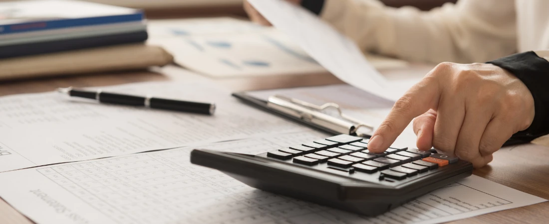 Financial Decision Cooling-Off Frameworks – Creating Structured Pauses Before High-Impact Spending