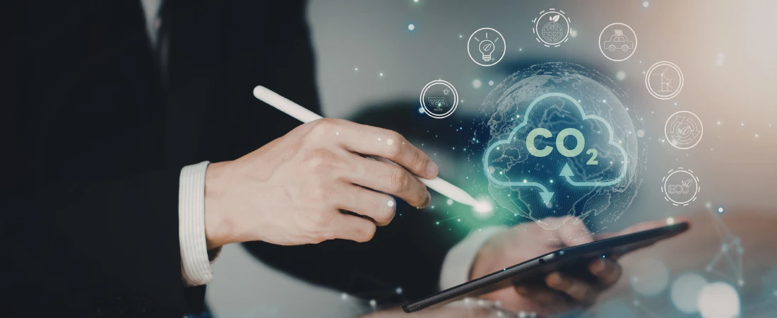 Low-Carbon Micro-Itineraries: Exploring Cities Through Walkable, Emission-Light Zones