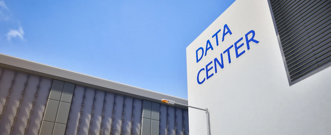 Sustainable Digital Infrastructure Design: Creating Energy-Efficient Data Systems for a Greener Future