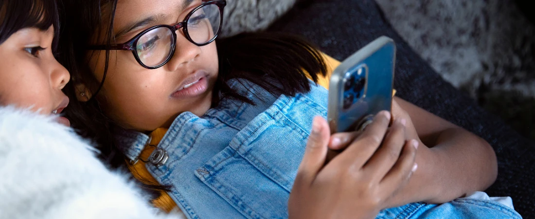 Digital Minimalism in a Hyperconnected World: Using Technology with Balance