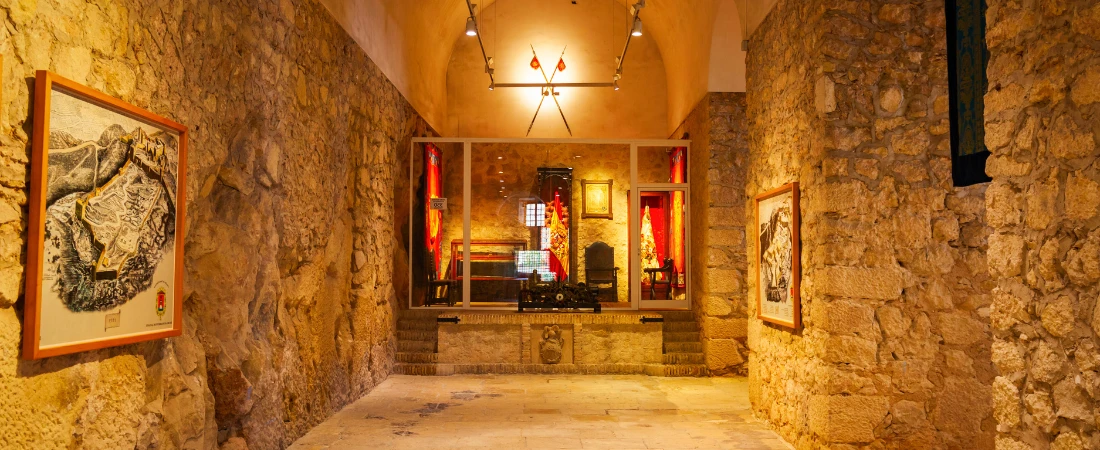 Night Economy Travel Experiences: Discovering Cities Through After-Dark Culture