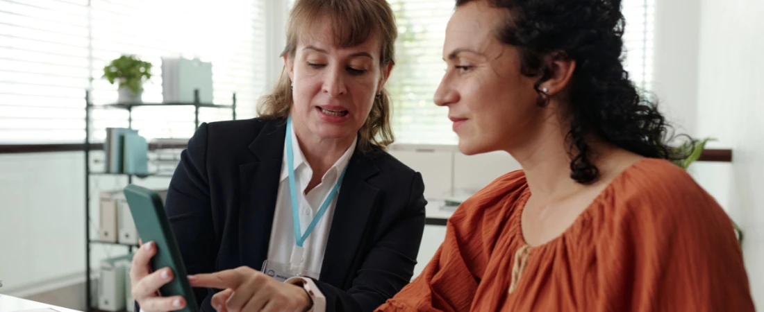 Decentralized Autonomous Organizations (DAOs) and Algorithmic Governance: The Future of Digital Decision-Making