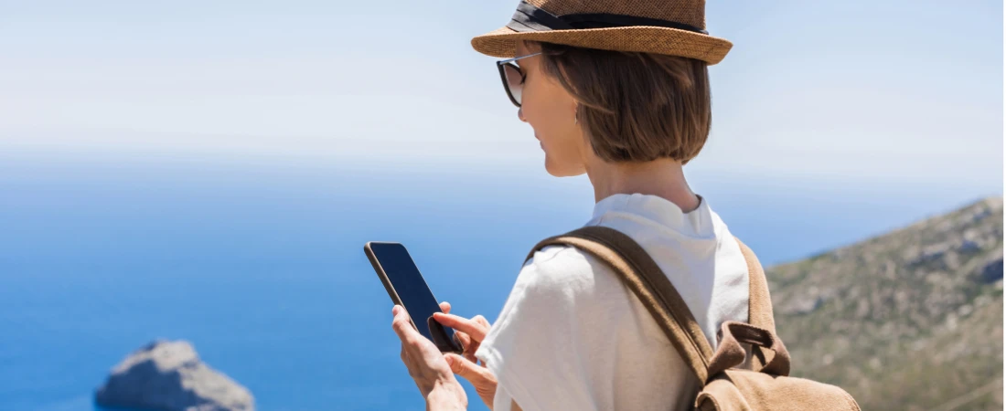 Dynamic Tourist Distribution – Using Real-Time Strategies to Spread Visitors Across Destinations